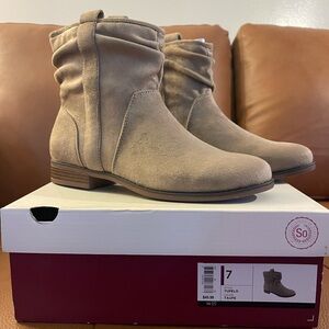 SO Tapelo Ankle Booties Taupe Women’s Sz 7